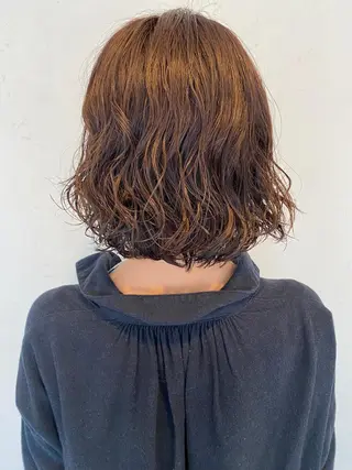 ミディアム カラー パーマ 伊藤 さやかのヘアスタイル