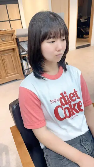 ミディアム カラー パーマ ヘアアレンジ メンズ キッズ ネイル マツエク・マツパ アイブロウ レイヤーカット／顔周 りカット/縮毛矯正のヘアスタイル
