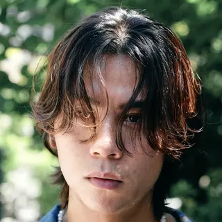 ミディアム パーマ メンズ 丸山 哲史のヘアスタイル