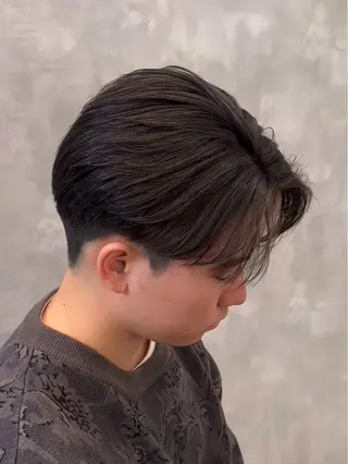 ミディアム パーマ メンズ 港南台短髪特化 フェザーパーマのヘアスタイル
