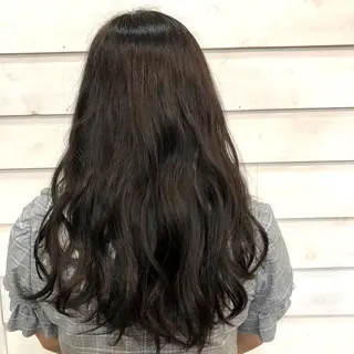 ロング カラー 菅沢 奈生のヘアスタイル