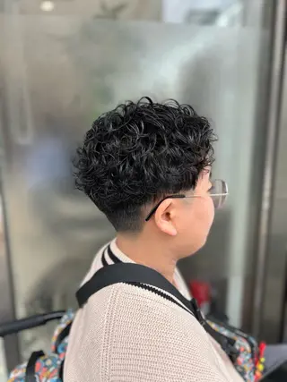 ショート パーマ メンズハイライト × perm Runoのヘアスタイル