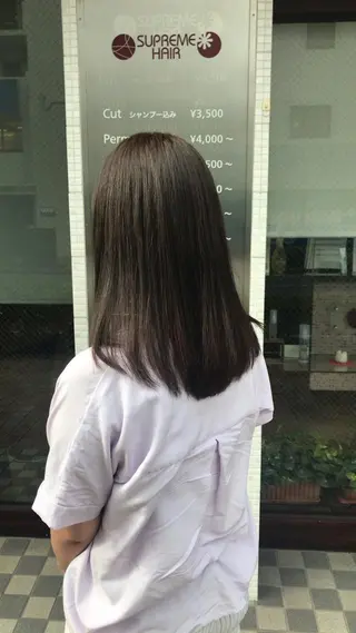 セミロング カラー サプリームヘア 飯田みち瑠のヘアスタイル