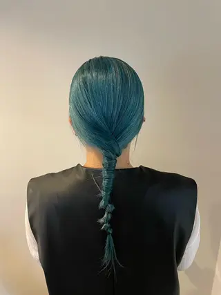 セミロング カラー MIU/ルーツカラー 顔まわりレイヤーのヘアスタイル