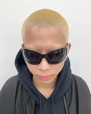 ショート カラー ムード造るハイトーン ケアブリーチ/ユウキのヘアスタイル