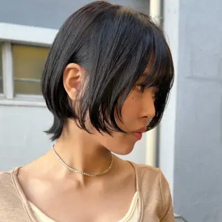 ショート カラー ウルフ/レイヤー/ ブリーチカラーのヘアスタイル