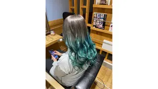 ロング カラー Ando Raycoのヘアスタイル