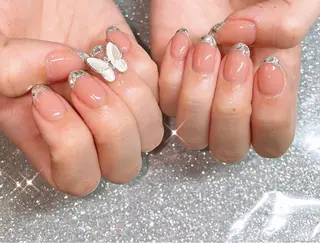 ネイル VIERU 🌈🎀💖のネイルデザイン