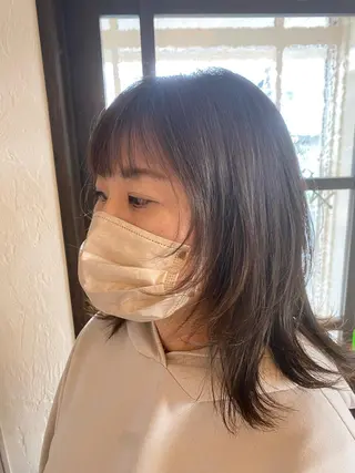 ミディアム 井上 歩美のヘアスタイル