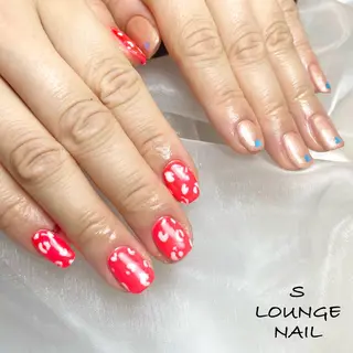 ネイル パーツたくさん🍓 SUMIのネイルデザイン