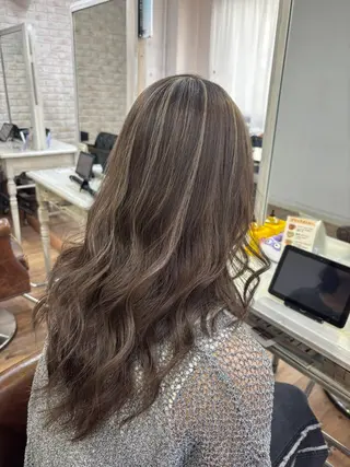 ロング apollo yokohama所属・レイヤーカット/ ハイトーン/ミノリのヘアスタイル