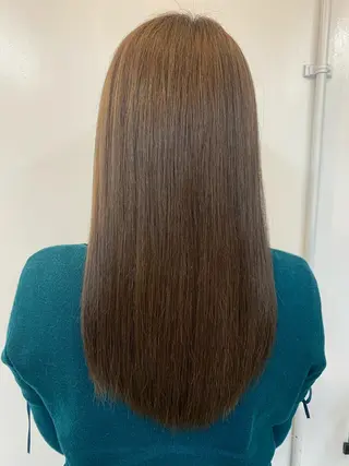 ミディアム カラー トップ スタイリストのヘアスタイル
