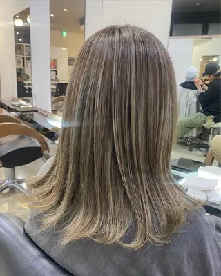 セミロング カラー パーマ 烏山 達也のヘアスタイル