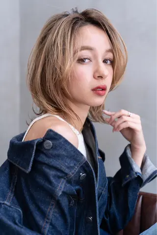 ミディアム ダブルカラー🤍 髪質改善／原島のヘアスタイル