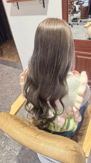 ロング カラー Graphy  札幌所属・🐺ﾅｶﾑﾗ ﾓﾓｶのヘアスタイル