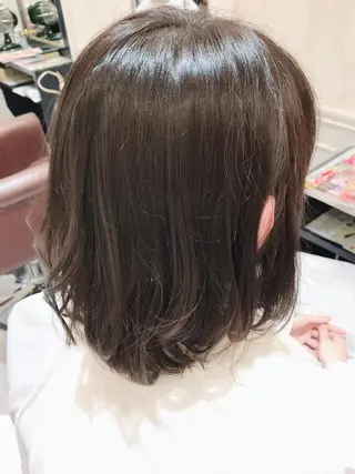 ショート カラー 粟田 めぐみのヘアスタイル