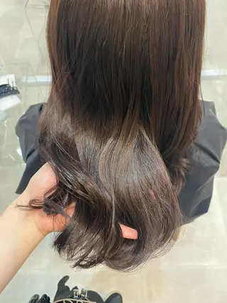 ミディアム カラー 谷川 李奈のヘアスタイル