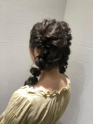 セミロング ヘアアレンジ MIOベージュカラー 柔らかいカラーのヘアスタイル