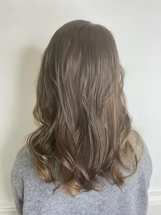 セミロング カラー リルウヘアー 天王寺のヘアスタイル