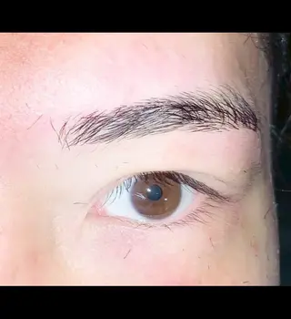 メンズ アイブロウ 福田 朝輝のヘアスタイル