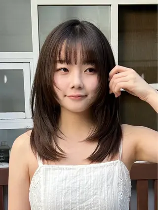 ミディアム yusa🌿‬レイヤ ー/赤みなしカラーのヘアスタイル