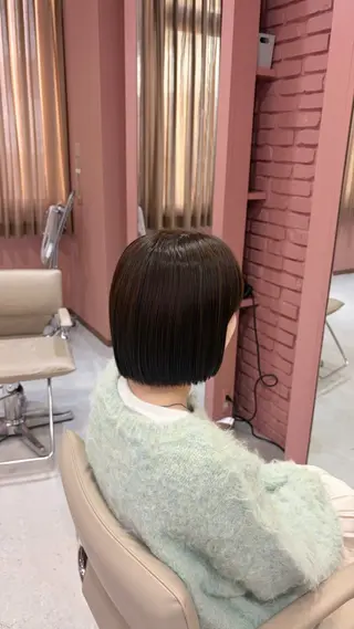 ショート カラー 聖菜/ hina /レイヤー/艶カラーのヘアスタイル