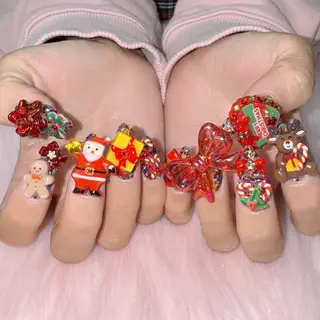 ネイル RIEKO🍒 ワンホン♡推しネイルのネイルデザイン