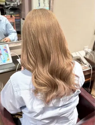 セミロング カラー ミルキーな暖色 🩰 girly ♡ ノアのヘアスタイル