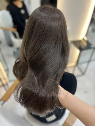 ロング カラー Zina aimiのヘアスタイル