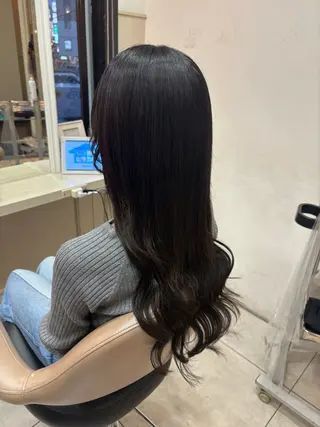 ロング ハイトーンカラー シールエクステのヘアスタイル