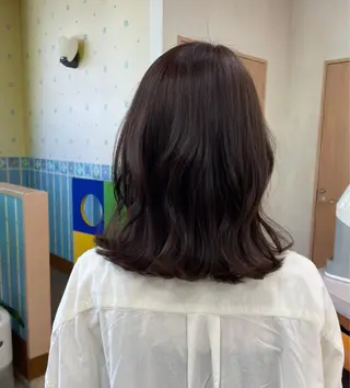 ミディアム カラー yui .のヘアスタイル