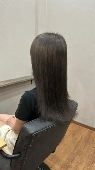 ロング カラー 鵜飼 真伍のヘアスタイル