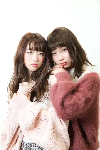 ロング カラー TAI透明カラー 柔らかい縮毛矯正のヘアスタイル