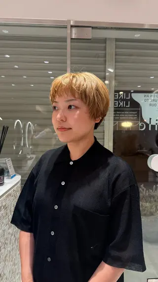 ショート カラー Akari暖色カラー /レイヤーカットのヘアスタイル