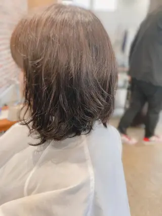 ショート パーマ 沖田 舞衣のヘアスタイル