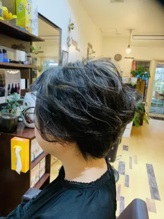 ショート カラー サトウ シューイチのヘアスタイル