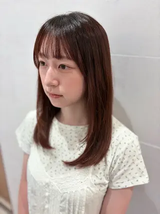 セミロング 伊藤 アユミのヘアスタイル