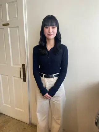 ミディアム カラー MIOベージュカラー 柔らかいカラーのヘアスタイル