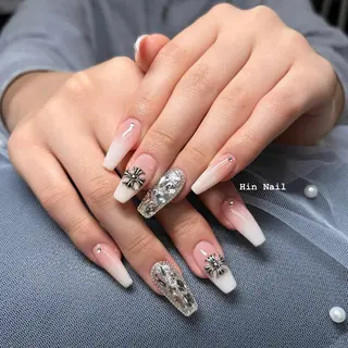 ネイル Hin Nailsのネイルデザイン