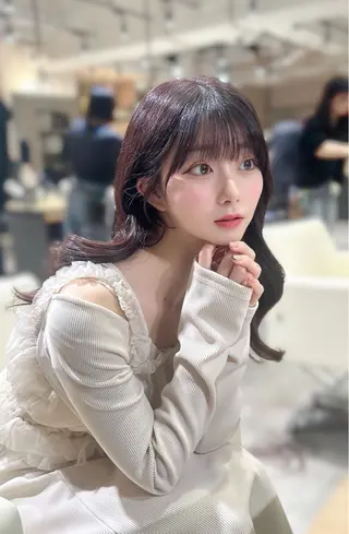 ロング 平尾 樹里のヘアスタイル