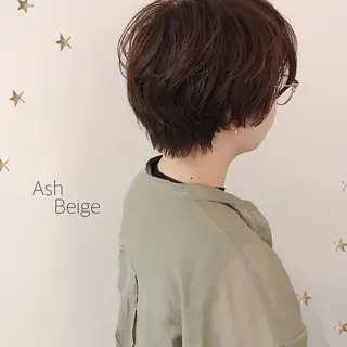 ショート カラー 市川 千夏のヘアスタイル