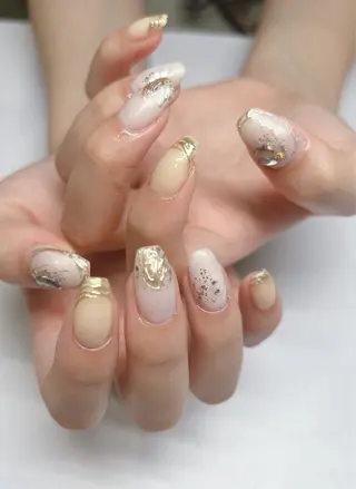 ネイル 透灯 TOUTOU 🪄のネイルデザイン
