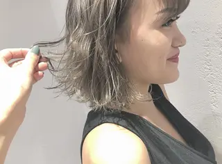 ミディアム カラー 荒川 ひなの 新川崎のヘアスタイル