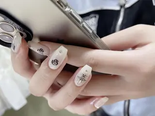 ネイル Rainrain💧 パーツ豊富、やり放題のネイルデザイン