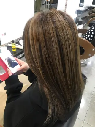 セミロング カラー ヘアアレンジ 烏山 達也のヘアスタイル