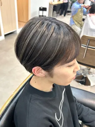 ショート カラー ハイライト/レイヤー /艶髪/吉田愛望のヘアスタイル