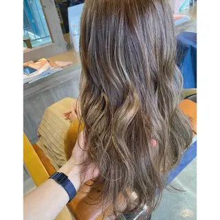 カラー 🐻結んで可愛い hair EMI🐻のヘアスタイル