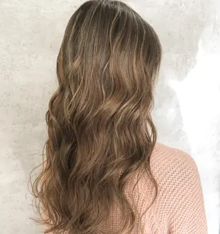 ロング カラー 髪質改善で 憧れの潤艶美髪にのヘアスタイル