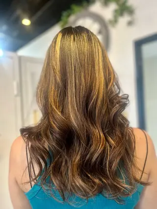 ロング カラー Julia🖤 縮毛矯正🌬️🩵のヘアスタイル