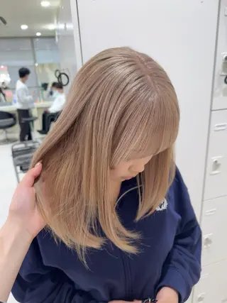 ミディアム カラー 🤎モテ髪＆透明感 ミルクティー🥣🤎のヘアスタイル